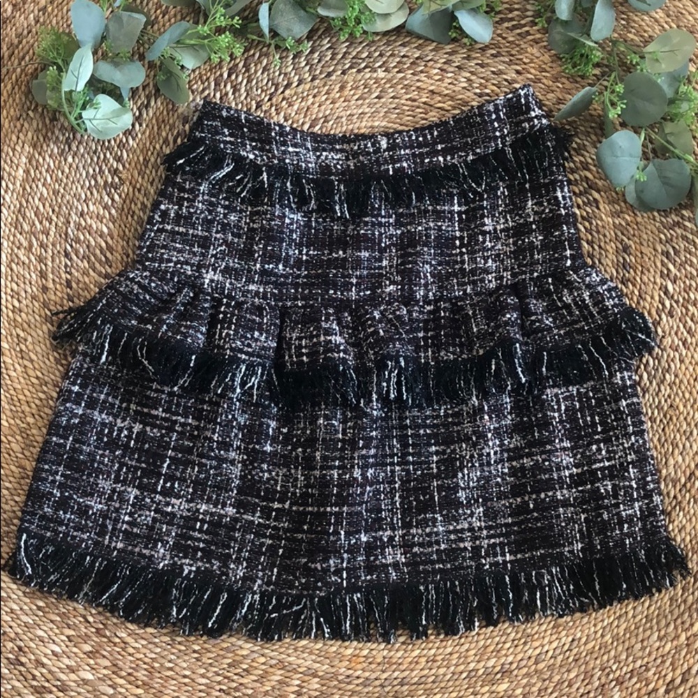 Raw tweed skirt